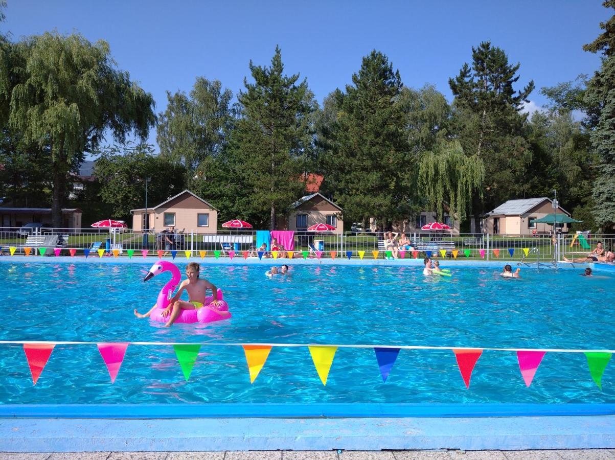 Апартаменти Pool Roznov